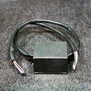 AMPLIFICADOR E REGULADOR DE VOLTAGEM