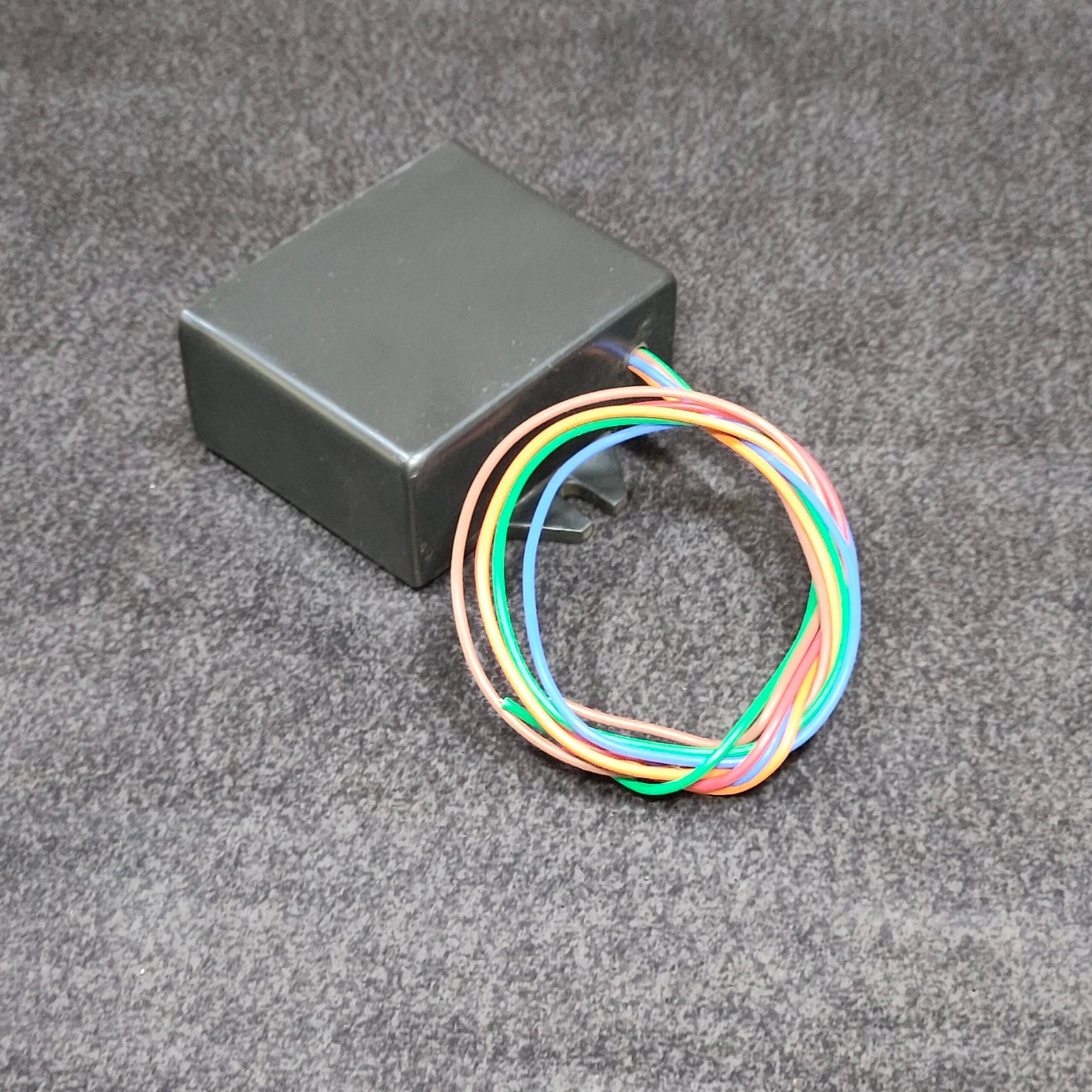 AMPLIFICADOR/DUPLICADOR MULTIPLICADOR/DIVISOR DE FREQUÊNCIA - DIVI/MULTI